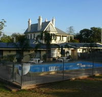 Airlie House Motor Inn - New Castle Holiday