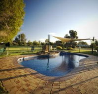 Howlong Country Golf Club Motel - New Castle Holiday