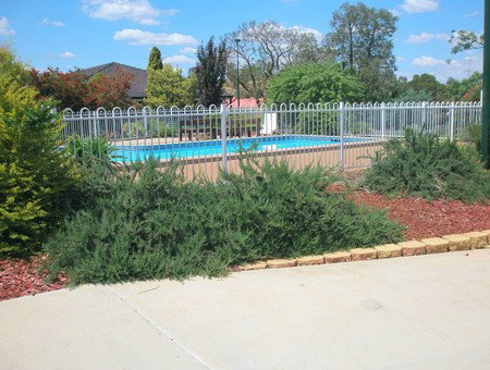 Bushmans Motor Inn - New Castle Holiday 1