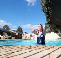 Zig Zag Motel - New Castle Holiday