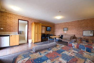 Blue Gum Motor Inn - New Castle Holiday 1