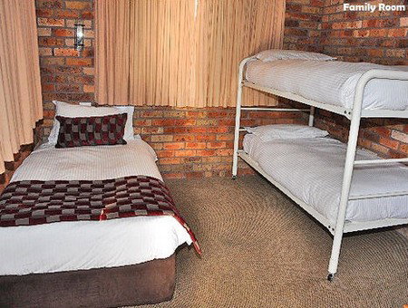 Log Cabin - New Castle Holiday 3