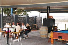 Lake Jindabyne Hotel Motel - New Castle Holiday 1