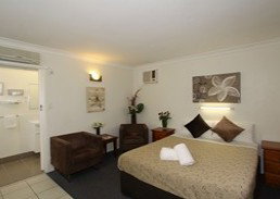 Charm City Motel - New Castle Holiday 3