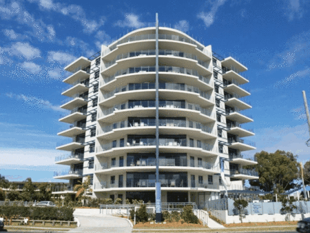 Sevan Apartments - New Castle Holiday