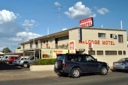 A & A Lodge Motel - New Castle Holiday 0