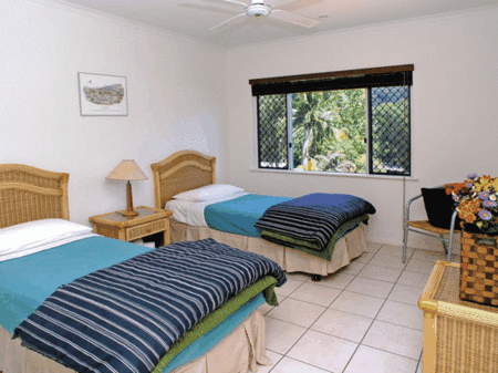 Coral Horizons Beachfront Apartments - New Castle Holiday 3