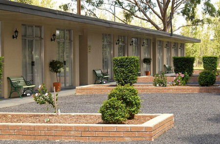 All Seasons Country Lodge - New Castle Holiday 0