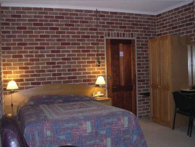 Exies Bagtown - New Castle Holiday 6
