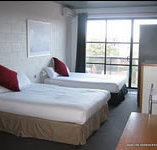 St Kilda Beach House - New Castle Holiday