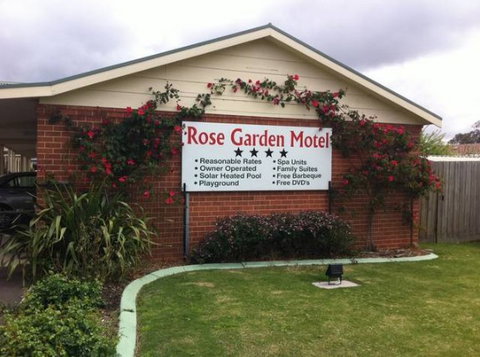 Rose Garden Motel - New Castle Holiday 2