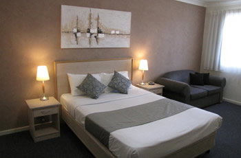 Golf Links Motel - New Castle Holiday 1