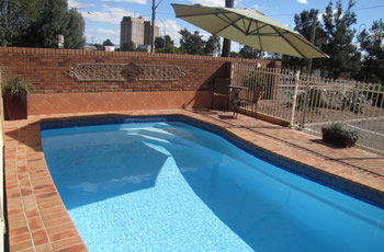 Golf Links Motel - New Castle Holiday 6