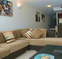 Waters Edge Apartments Cairns - New Castle Holiday