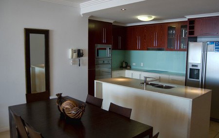 Waters Edge Apartments Cairns - New Castle Holiday 4