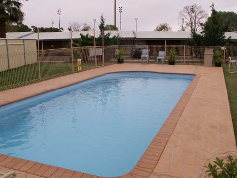 Parkview Motor Inn - New Castle Holiday 1