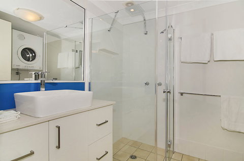 Byron Quarter - New Castle Holiday 3