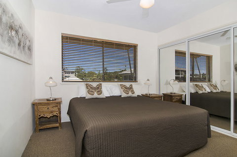 Byron Quarter - New Castle Holiday 7