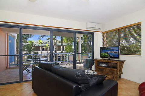 Byron Quarter - New Castle Holiday 8