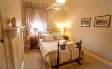 Curlew Cottage Bed And Breakfast - New Castle Holiday 3