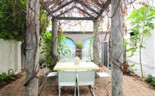 Bi J's - New Castle Holiday 5