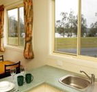 Mavis's Kitchen and Cabins - New Castle Holiday