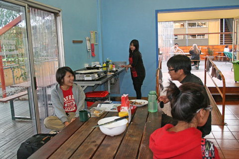 Alice Springs YHA - New Castle Holiday 2