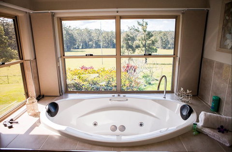 Cosy Cow Farmstay Bed And Breakfast - New Castle Holiday 1