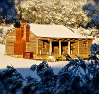 Moonbah Huts - New Castle Holiday