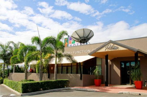 The Reef Gateway Hotel Motel - New Castle Holiday 1