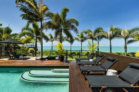 Trinity Beach Palace - New Castle Holiday 11