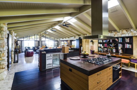 Trinity Beach Palace - New Castle Holiday 7