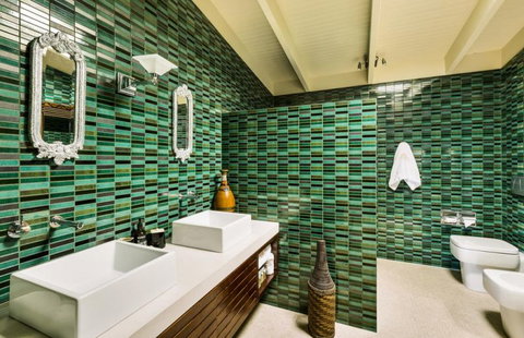 Trinity Beach Palace - New Castle Holiday 8