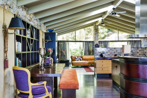 Trinity Beach Palace - New Castle Holiday 9