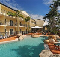 Cairns Queenslander Hotel and Apartments - New Castle Holiday