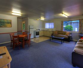 Bunya Mountains Getaway Accommodation - New Castle Holiday 1