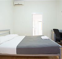 Mycow Accommodation Sarina - Greetham Street - New Castle Holiday