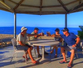 Rollingstone Beach Front Resort - New Castle Holiday 2