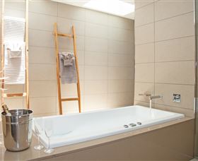 Mirage Whitsundays - New Castle Holiday 1