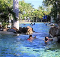 Aussie Outback Oasis Cabin and Van Village - New Castle Holiday