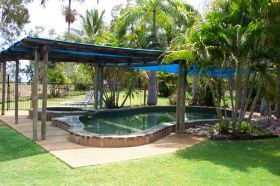 Balgal Beach Holiday Units - New Castle Holiday 0