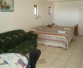 Saunders Beach Ocean View Holiday Units - New Castle Holiday 3
