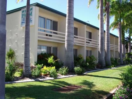 Palm Waters Villa - New Castle Holiday 0