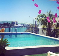 Adventurers Backpackers Resort - New Castle Holiday