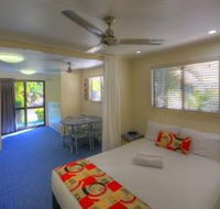 Alex Beach Cabins and Tourist Park - New Castle Holiday