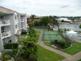 Pelican Cove Apartments - New Castle Holiday 1