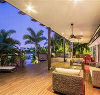 The Tropics at Vogue Holiday Homes - New Castle Holiday
