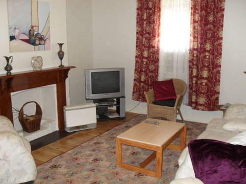 Aaron Cottage - New Castle Holiday 4