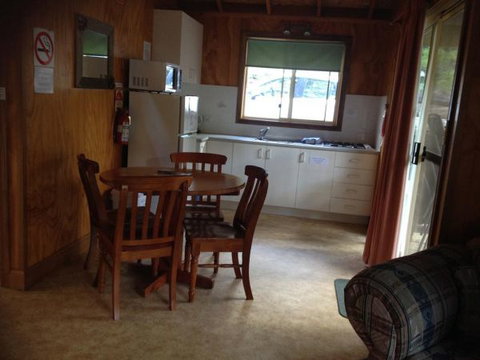 Canobolas Mountain Cabins - New Castle Holiday 3