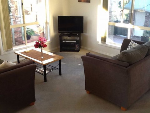 Captain's Quarters Bermagui - New Castle Holiday 4